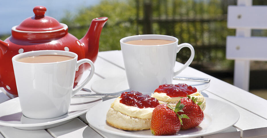 Correct cream tea method